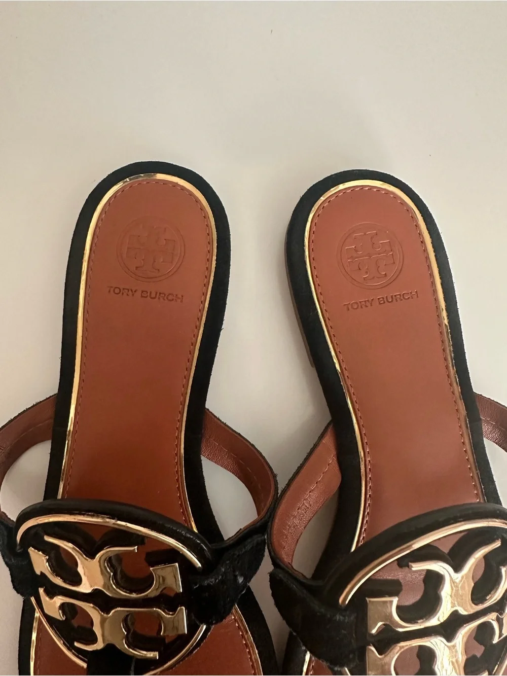 Tory Burch Miller Suede Sandals Black Gold Logo Thong Size 8